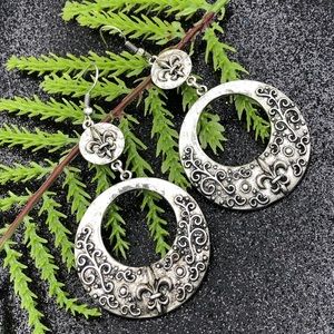 🌼 Fleur De Lis Double Drop Round Earrings